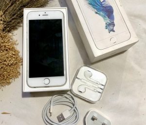 Dijual Iphone 6S (64GB ) Cuma Harga 1 Juta 500 Nego