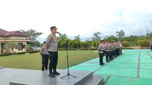 Pimpin Apel pagi, Kapolres Bangka Barat Berikan Arahan Anggota Agar Menghimbau Tak Resah Dengan Kenaikan Harga BBM