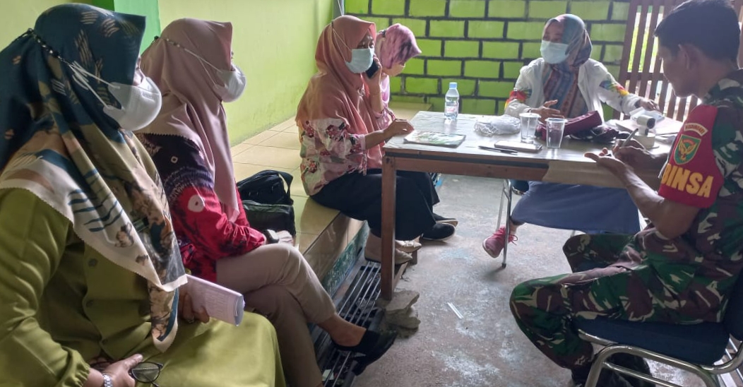 Lagi, Babinsa Koramil 431-02/Muntok monitoring Vaksinasi