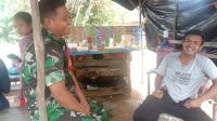 Kembali Babinsa Koramil 431-02/Muntok, Melaksanakan Komsos di Desa Binaan
