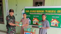 Babinsa Kampuri Serahkan Bantuan Al Qur’an Kepada Pengurus Masjid Al Ikhlas