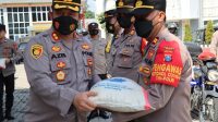 Kapolres Gresik Lepas Keberangkatan Penyaluran Bantuan Sosial Kepada Warga Desa Binaan