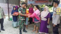 Babinsa Koramil Bukit Batu Dampingi Kegiatan Pasar Penyeimbang Pemprov Kalteng