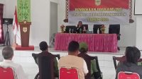 Babinsa Berikan Materi Pembinaan Pos Kamling Kepada Warga Binaannya