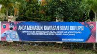 Spanduk Selamat Datang Dikawasan Zona Integritas Dipasang Polres Bangka Barat