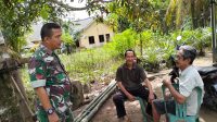 Babinsa Koramil 431-03/Kelapa Koptu Rahmat Laksanakan Komsos di Desa Kayu Arang