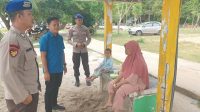 Sat Polairud Berikan Himbauan Kepada Pengunjung Pantai Agar Berhati-hati Saat Bermain Air