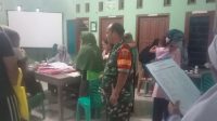 Babinsa Koramil 431-01/Jebus Sertu Romsan Pantau Kegiatan di Posyandu Anyelir Desa Sinar Manik