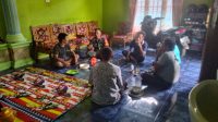 Komsos di Desa Rukem, Babinsa Koramil 431-01/Jebus Ajak Warga Dukung Program Pembangunan Desa