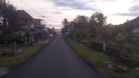 Penyemiran Jalan Di Jambuwer Kecamatan Kromengan