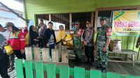 Danramil Dampingi Penyaluran Bantuan Korban Ablasi Sungai Kahayan