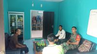 Komsos Babinsa Koramil 431-03/Kelapa di Desa Tebing Bahas Tentang Pelaksanaan TMMD