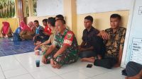 Babinsa Koramil 431-03/Kelapa Hadiri Musyawarah Koordinasi UHC di Desa Penyampak