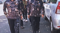 DALAM RANGKA MENGHADIRI RESEPSI PERNIKAHAN,ANAK BUPATI LAMPURA ,KETUA TRC BERSERTA ANGGOTA TURUT HADIR DI ACARA TERSEBUT