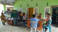 Babinsa Bersama Bhabinkamtibmas, Komsos Dengan Kades dan Perangkat Desa Benteng Kota
