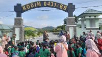Anak Didik PAUD Terpadu Stania Mentok Senang dan Antusias, Mengenal Lingkungan di Makodim 0431/Bangka Barat