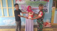 Koramil 1016-01/Pahandut Salurkan Bansos Kepada Korban Banjir