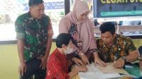 Babinsa Koramil 1016-02/Bukit Batu Bantu Mediasi Sengketa Tanah Warga