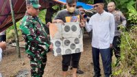 Kapolsek Kedamean beserta Koramil dan Camat Kedamean Penertiban Tempat Di Gunakan Perjudian Dadu