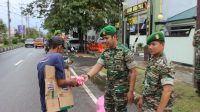 Berkah Ramadhan, Kodim 1016 Palangka Raya Berbagi Takjil Kepada Pengguna Jalan