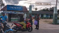 Danramil Rungan Bagikan Takjil Gratis Bersama Anggota