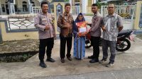 Polres Bangka Barat Tabur Berkah di Bulan Ramadhan dengan Bagikan Sembako kepada Warga Kurang Mampu
