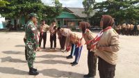 Babinsa Koramil 431-01/Jebus berikan pelatihan Baris berbaris kepada Siswa-Siswi SMA Bakti
