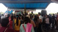 Tradisi pesta kahanjak sangkai kambang shukuran menempati rumah baru bagi Masarakat Dayak ngaju