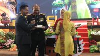 Meriahkan HUT Bhayangkara ke-77 Danrem 102/Pjg Berikan Kue Ulang Tahun
