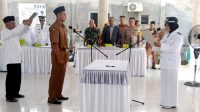 Kepala Desa Jatibanjar Resmi Melantik Kepala Seksi Pelayanan Terpilih