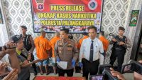 Pimpin Konferensi Pers, Wakapolresta Palangka Raya Ungkap Penangkapan Sindikat Pengedar Sabu
