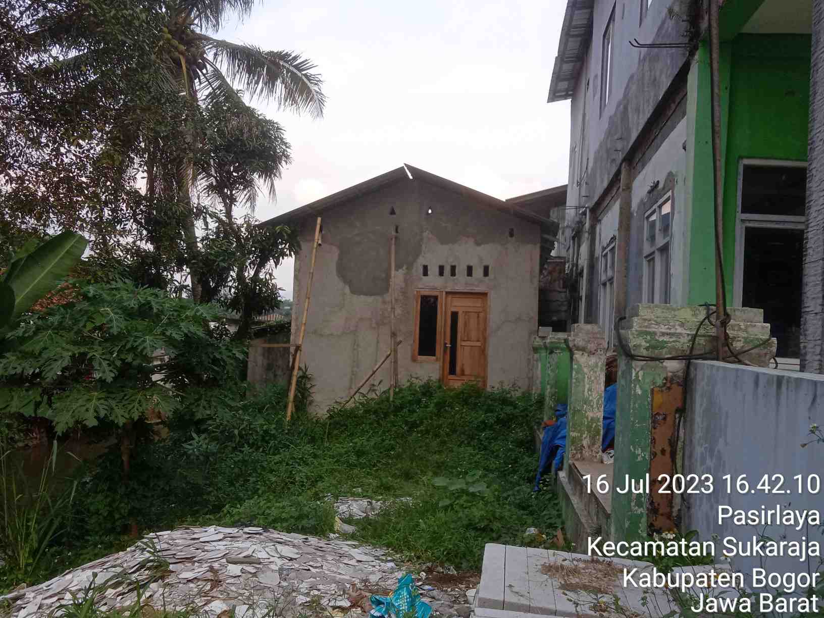 Pembangunan Poskamdes TA. 2022 Tidak Kunjung Kelar, Kinerja Sekdes Pasirlaja Jadi Sorotan 