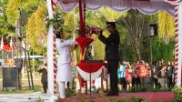 Danrem 102/Pjg Jadi Irup Upacara Penurunan Bendera