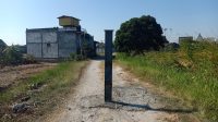 Blunder! Kepala Desa Sidojangkung Patok Jalan Akses Jalan Umum Ada Kepentingan Apa