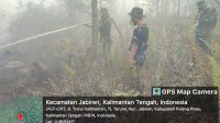 Korem 102/Pjg Bersama Stakeholder di Lapangan Bersama Berjibaku Padamkan Api
