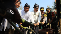 Kirab Pusaka Dan Budaya Desa Cupak Diberangkatkan Sugiat Pj Bupati Jombang