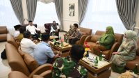 Danrem 102/Pjg Sambut Kedatangan Wakil Presiden di Pangkalan Bun