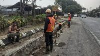 Pemeliharaan Kebersihan Drainase Di Desa Genengan Kecamatan Pakisaji
