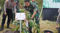 Kurangi Risiko Pemanasan Global dan Perubahan Iklim, Danrem 102/Pjg Laksanakan Penanaman Pohon