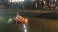 Asyik Mandi Di Sungai Bersama Temannya Arga Warga Pacarpeluk Terseret Derasnya Arus Air