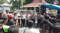 Gegara Republik Dendy Cafe, Dua Kelompok LSM Nyaris Bentrok