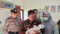 Polsek Srengat Datangi TKP Penemuan Bayi Yang Tergeletak di Tanah Pekarangan Warga Darungan Srengat