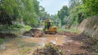 Mitigasi Bencana, Tim Reaksi Cepat Dinas PUPR Kota Kediri Normalisasi Lima Sungai