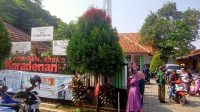 Sebanyak 1.246 KPM di Kelurahan Karadenan Terima Bansos Berupa Beras 10 Kg