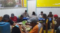 Momemtum di Bulan Ramadhan, Polsek Gurah Ajak Tukang Becak Buka Puasa Bersama