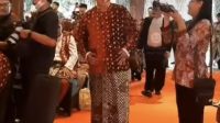 Pakaian Kas Terbaru di HUT Kabupaten Kediri ke -1220, Bermotif Lidah Api Nuansa Merah