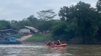 MOBIL TERCEBUR KE SUNGAI KATINGAN, SATU ORANG DALAM PENCARIAN TIM SAR GABUNGAN