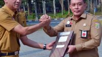 Penyerahan SK Pensiun Oleh PJ Sekda Kabupaten Malang
