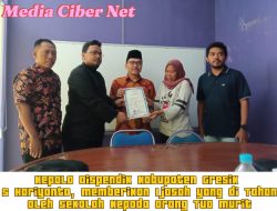 Dispendik Gresik Beri Pesan Kepada Lembaga Pendidikan, agar Tidak Ada Lagi Penahan Ijasah