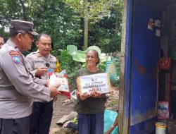 Bulan Suci Peduli, Polres Kediri Sambangi Lansia untuk Berbagi